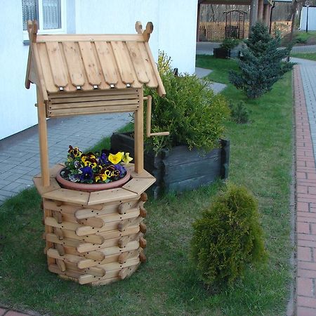 Zajazd I Restauracja "Mysliwskie Zacisze" Nikielkowo Exterior photo