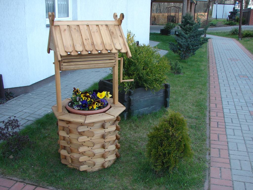 Zajazd I Restauracja "Mysliwskie Zacisze" Nikielkowo Exterior photo