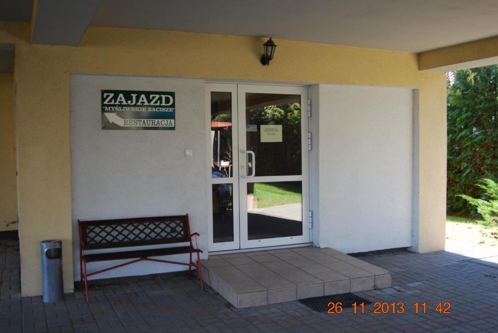 Zajazd I Restauracja "Mysliwskie Zacisze" Nikielkowo Exterior photo